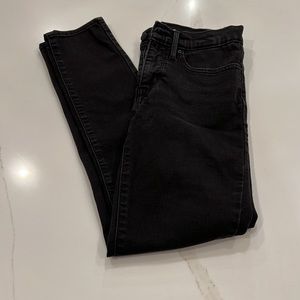 Levi’s Shaping Skinny Jeans